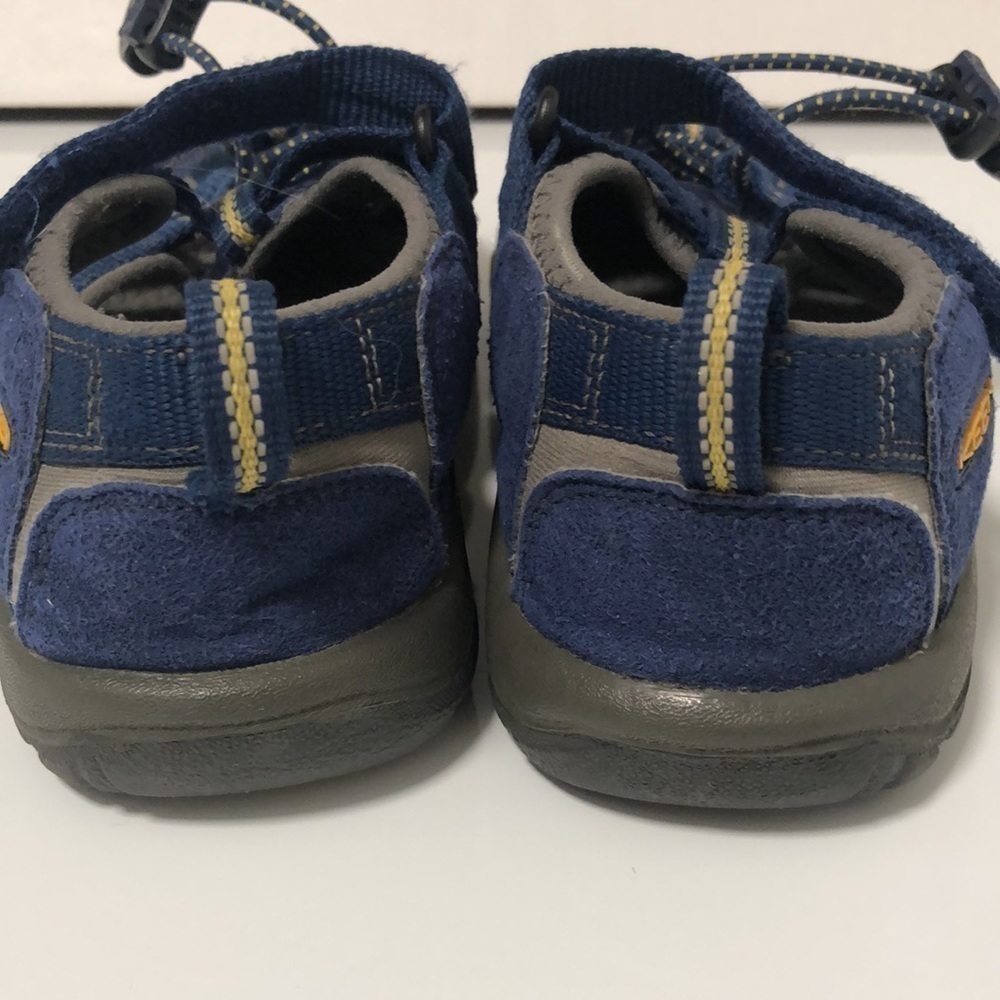 Keen waterproof sandals in navy blue and grey - Picture 2 of 9